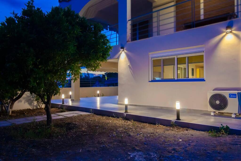 House On The Beach ซาลามีส ภายนอก รูปภาพ