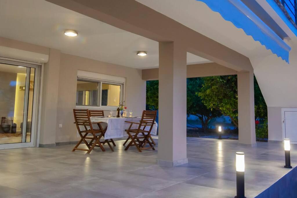 House On The Beach ซาลามีส ภายนอก รูปภาพ